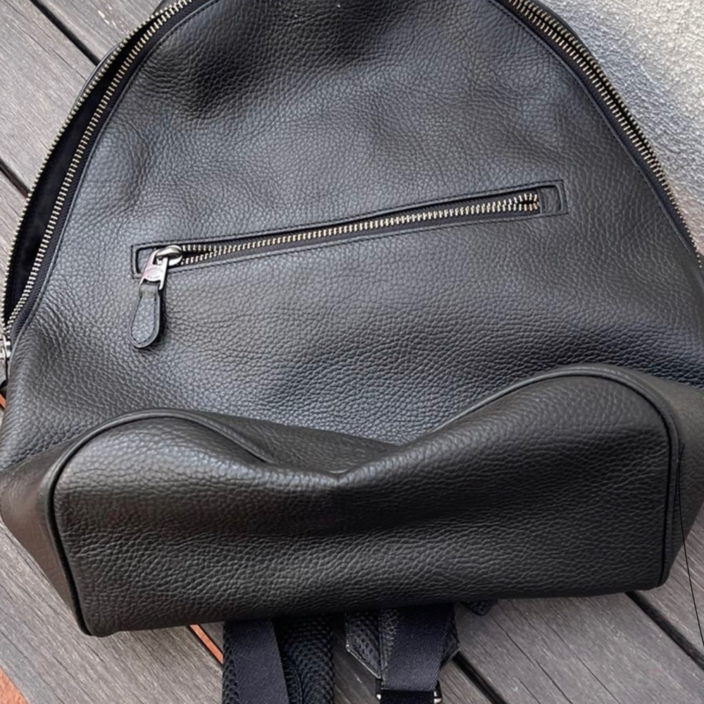 Coach back pack , original leather .